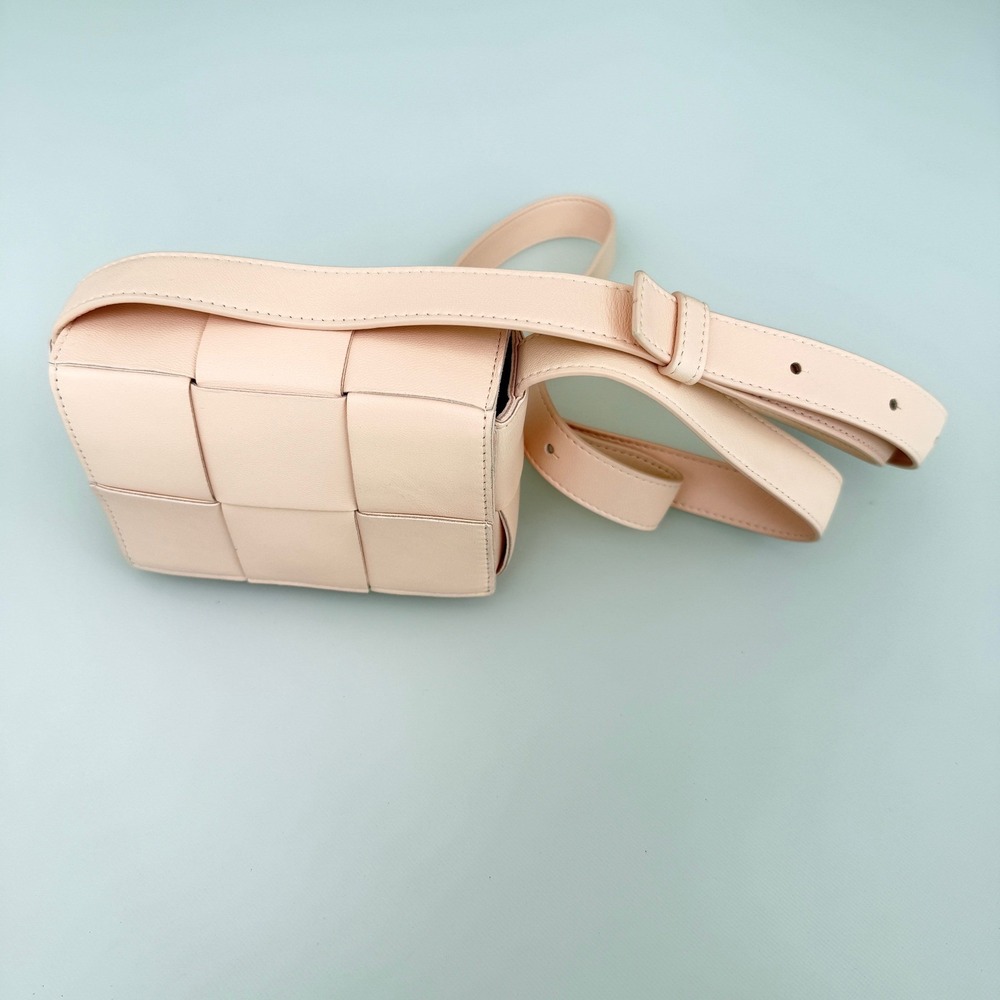 Bottega Veneta Cassette Wallet on Strap Pink Maxi Intrecciato Leather 667048 - Picture 7 of 15